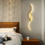 Koadclo | Modern Curved Wall Light for Indoor Ambient Illumination