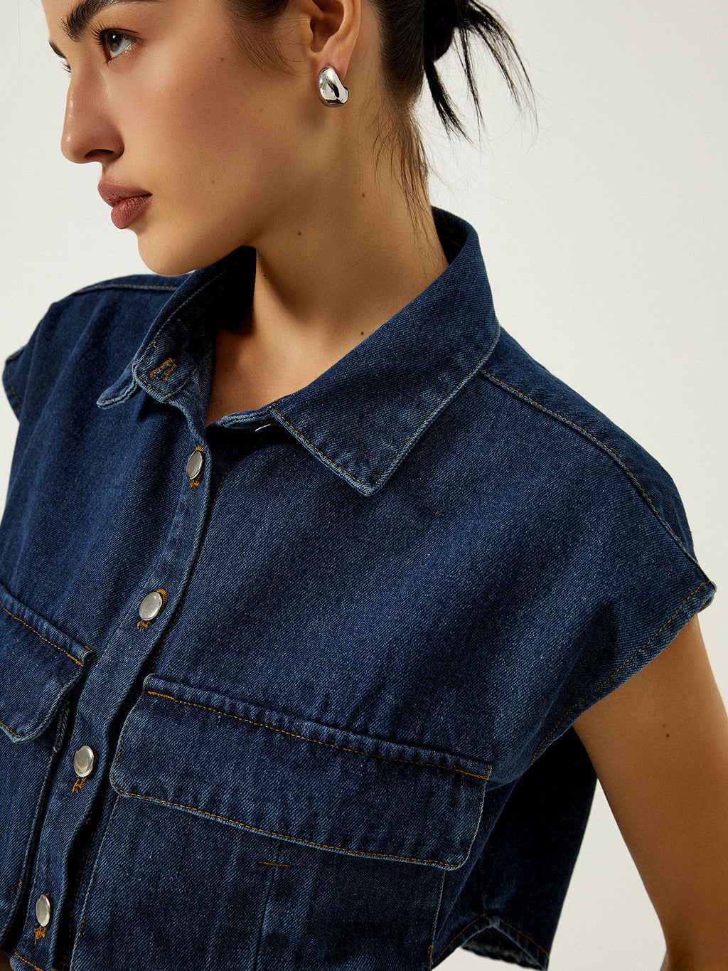 Denim Pockets Turn Down Collar Vest with Button-Up Front
