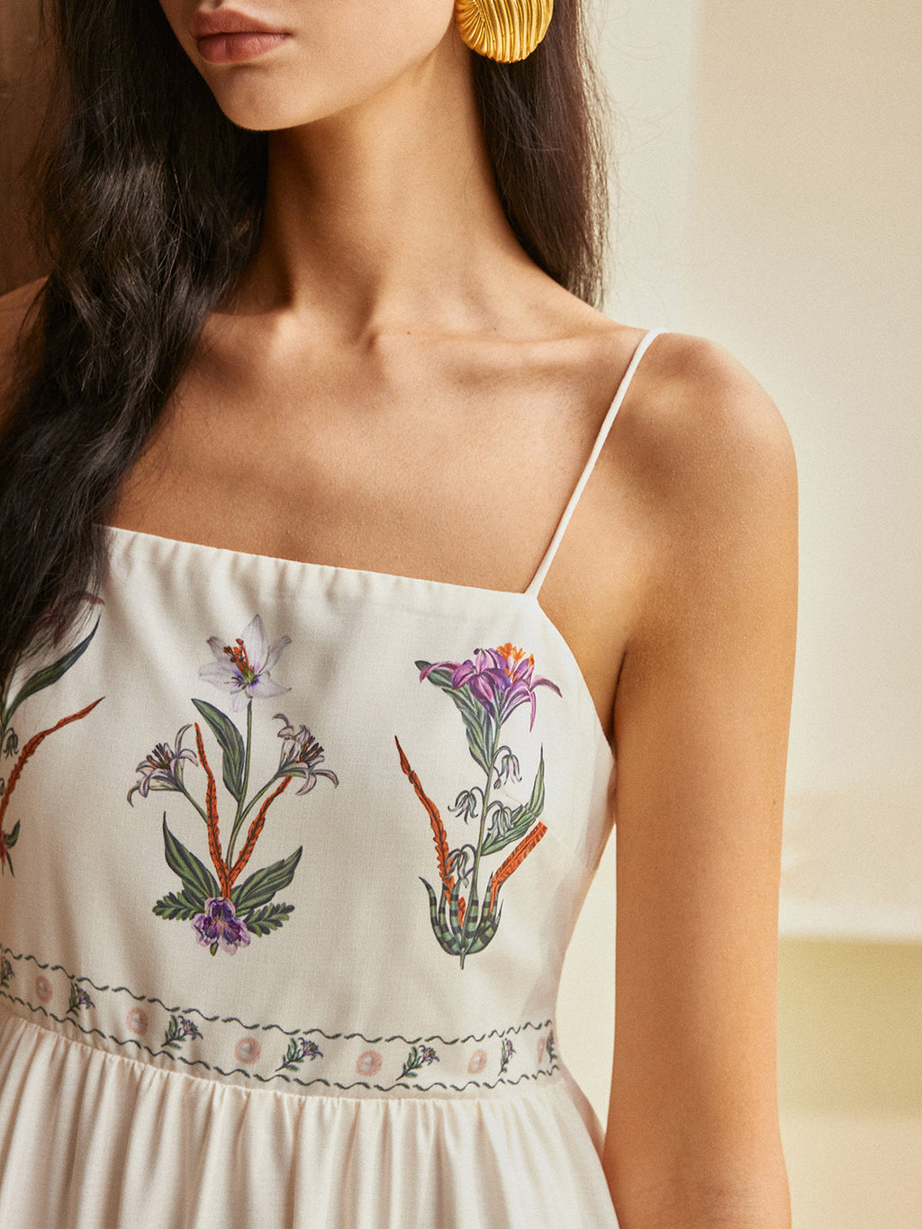 Backless Pleated Floral Dress for Summer Weddings and Garden Parties