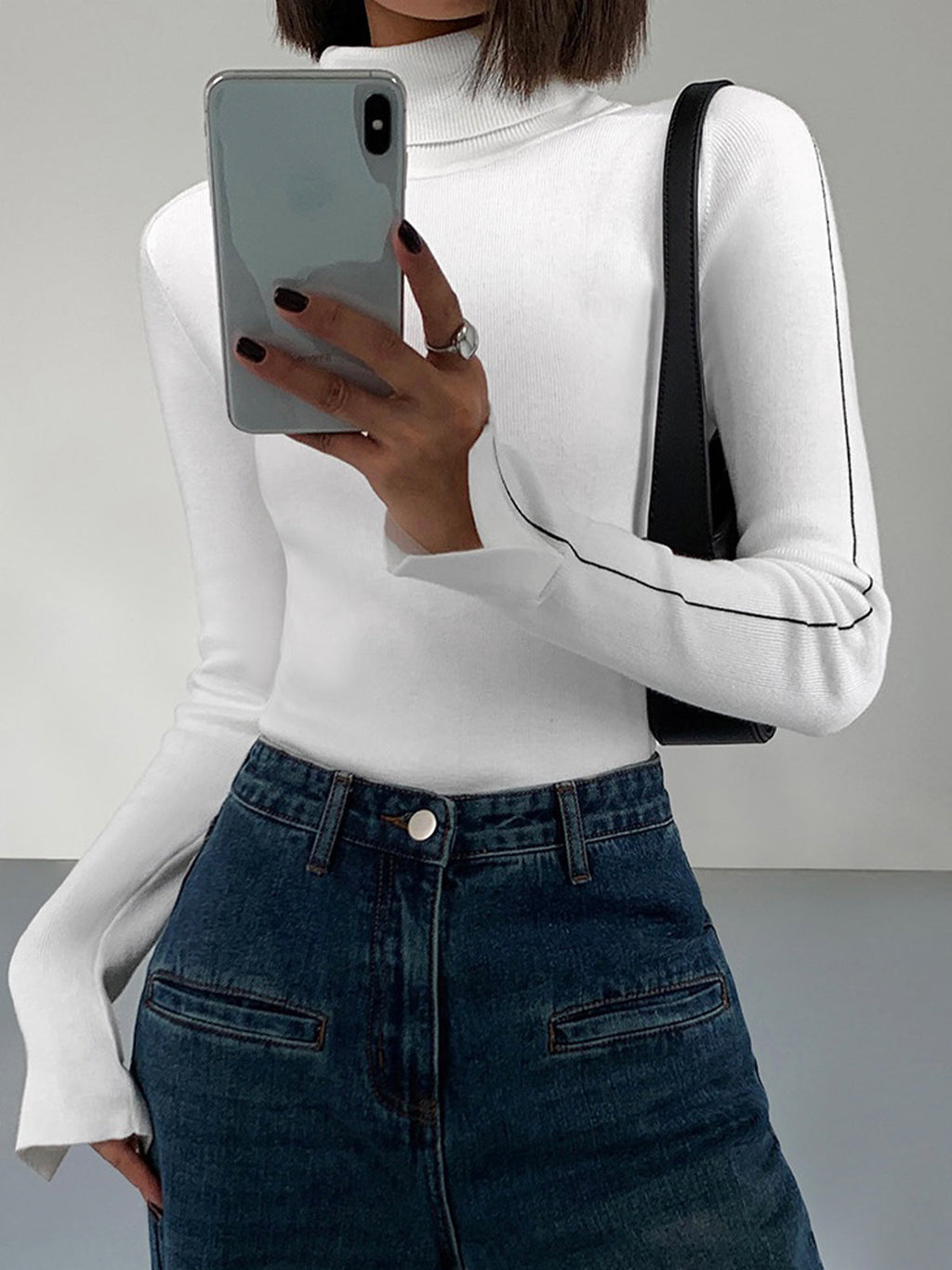 Contrast Piping Turtleneck Sweater for Winter Comfort