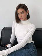 Contrast Piping Turtleneck Sweater for Winter Comfort