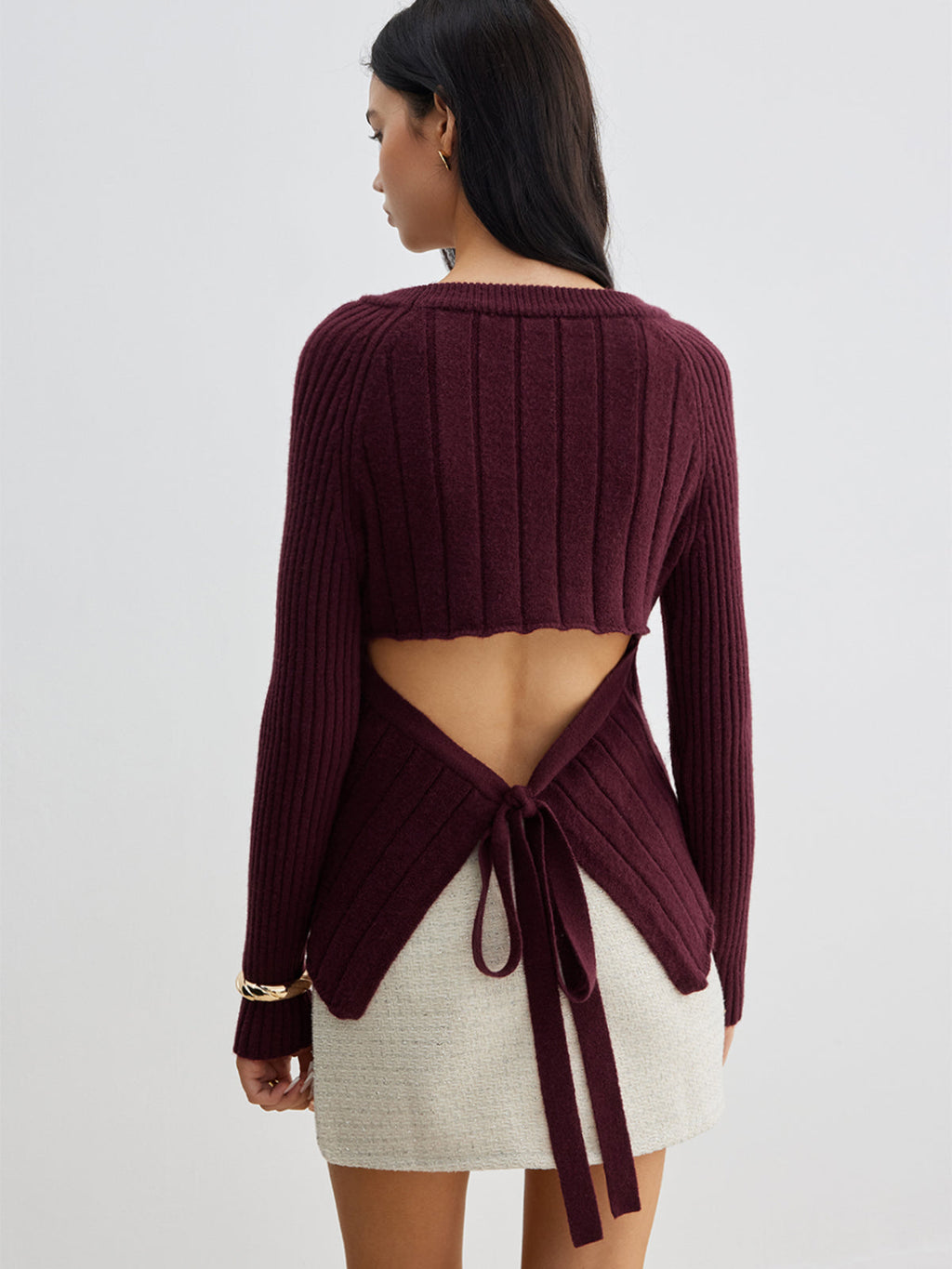 Backless Slim Tie Knit Top with Long Sleeves and Stretch Fabric