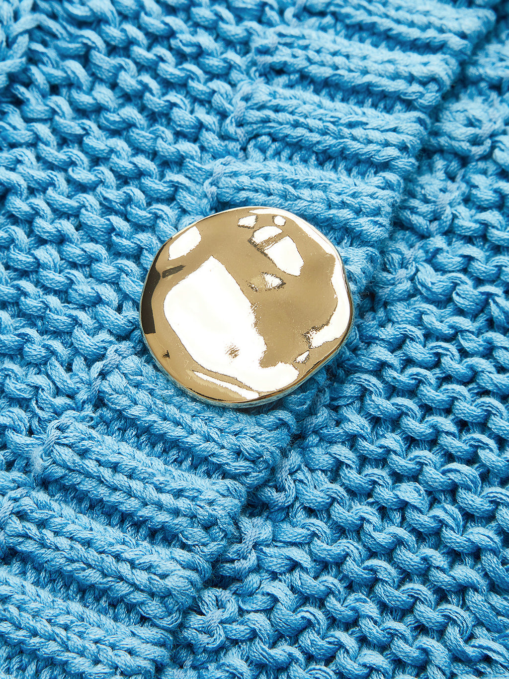 Cable-Knit Sleeveless Buttoned Vest for Layering Essential