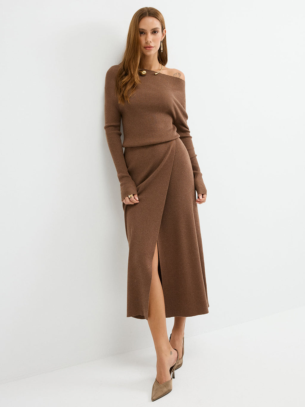 Off-Shoulder Ribbed Wool Blend Maxi Dress for Elegant Evenings
