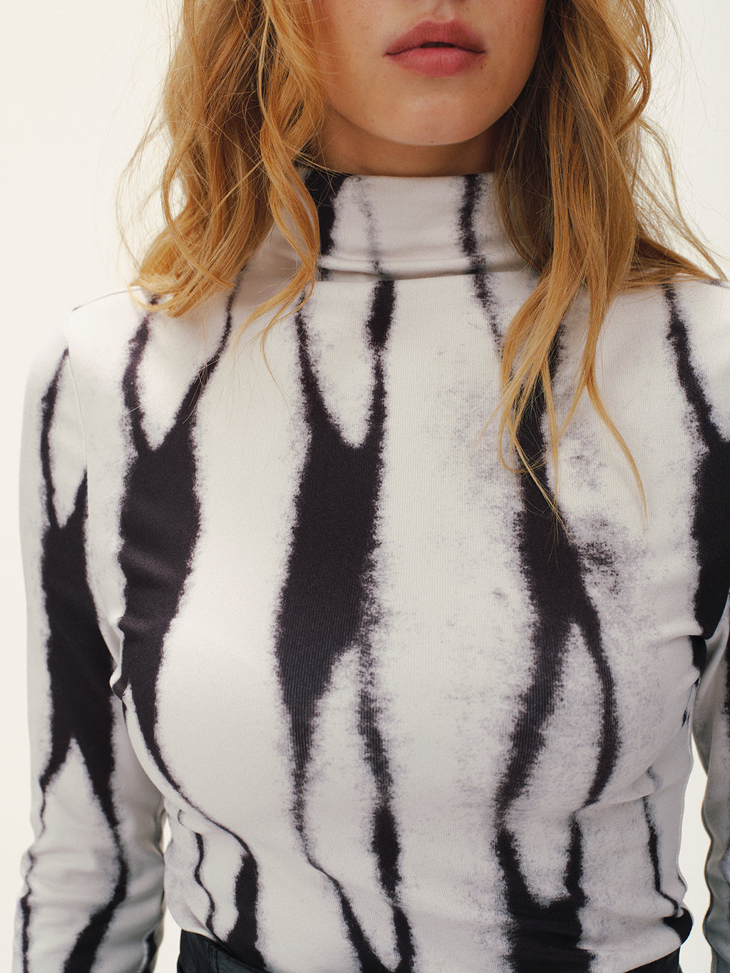 Zebra Print Turtleneck Long-Sleeve Top for Women Casual Fit