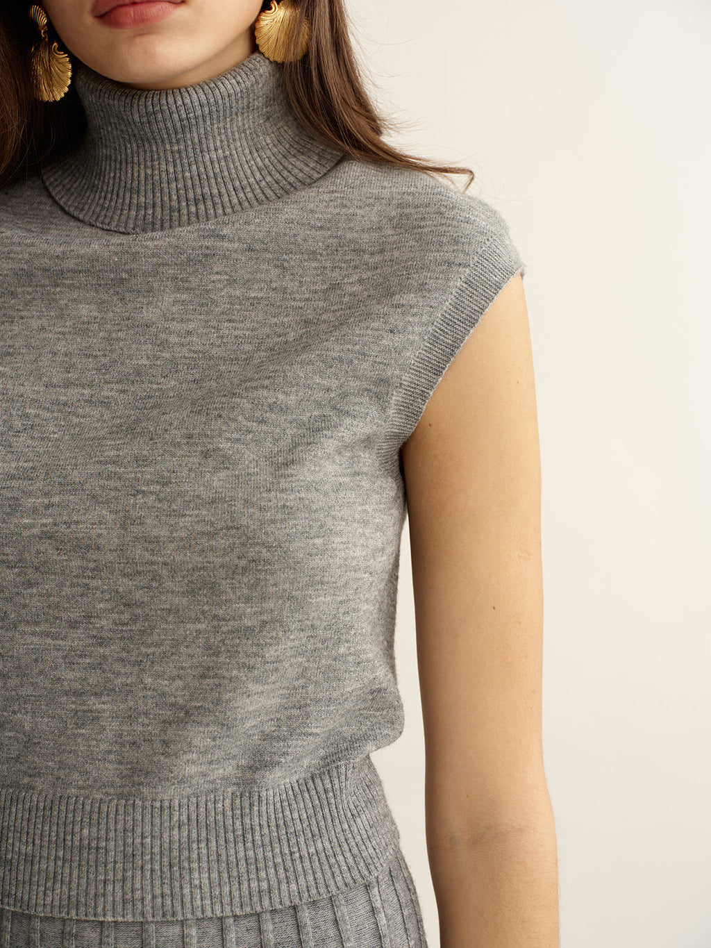 Trendy Turtleneck Sleeveless Top and Chic Mini Skirt Set for Women