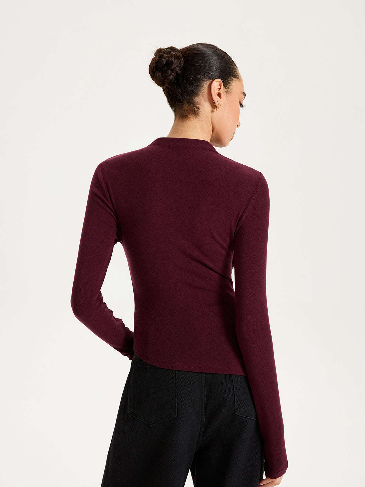 Cross Ruched Long Sleeve Top with V-Neck Design for Women