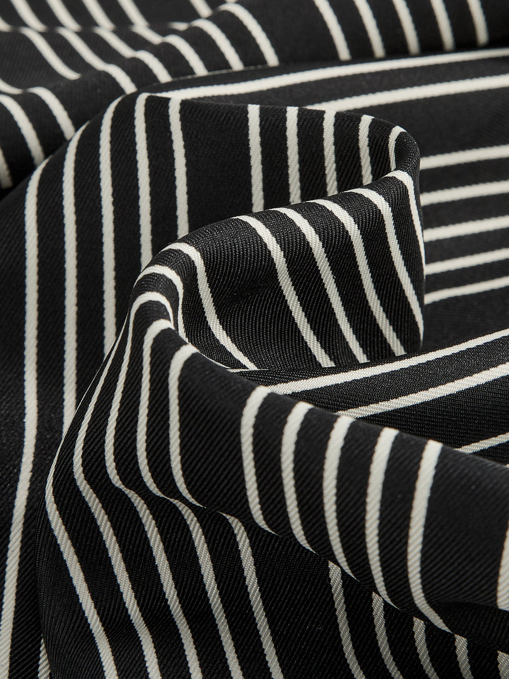 Geometric Striped Triangular Scarf Lightweight Versatile Accessories for All Seasons