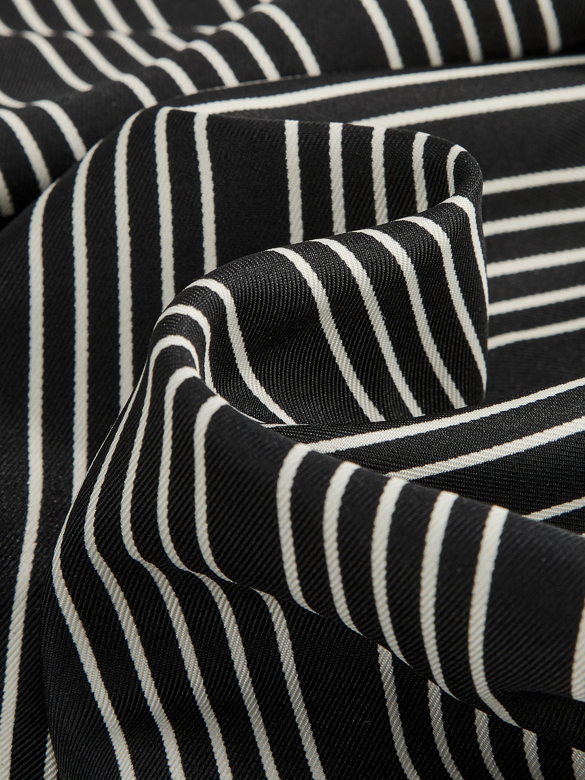 Geometric Striped Triangular Scarf Lightweight Versatile Accessories for All Seasons