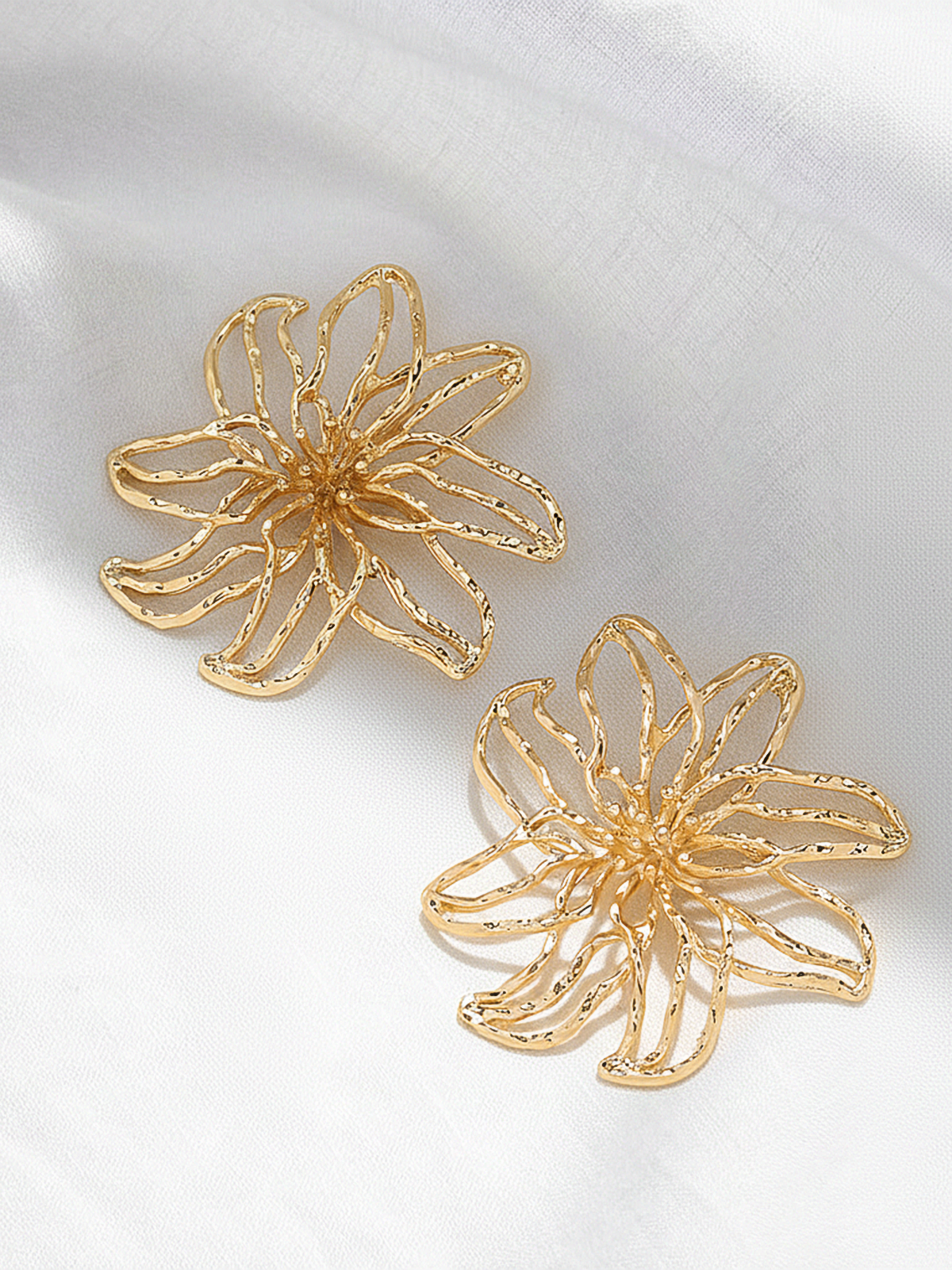 Openwork Flower Stud Earrings Delicate Floral Design Jewelry