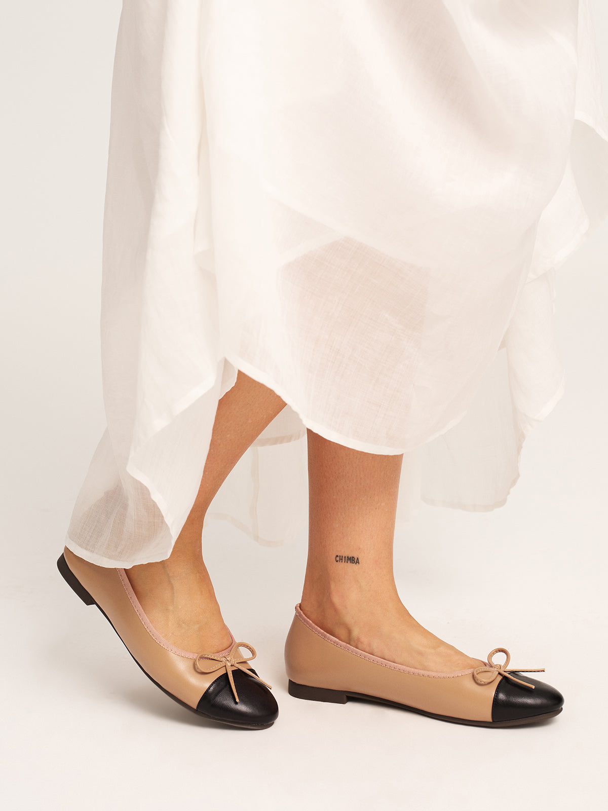 Bow Detail Leather Cap-Toe Ballet Flats Versatile Everyday Comfort Fashion