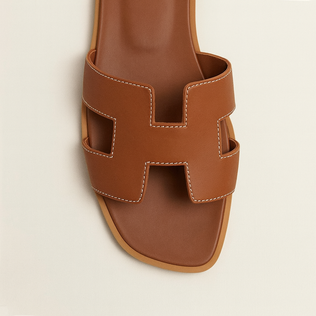 koadclo | Leather Flat Sandals with Cut Out Strap